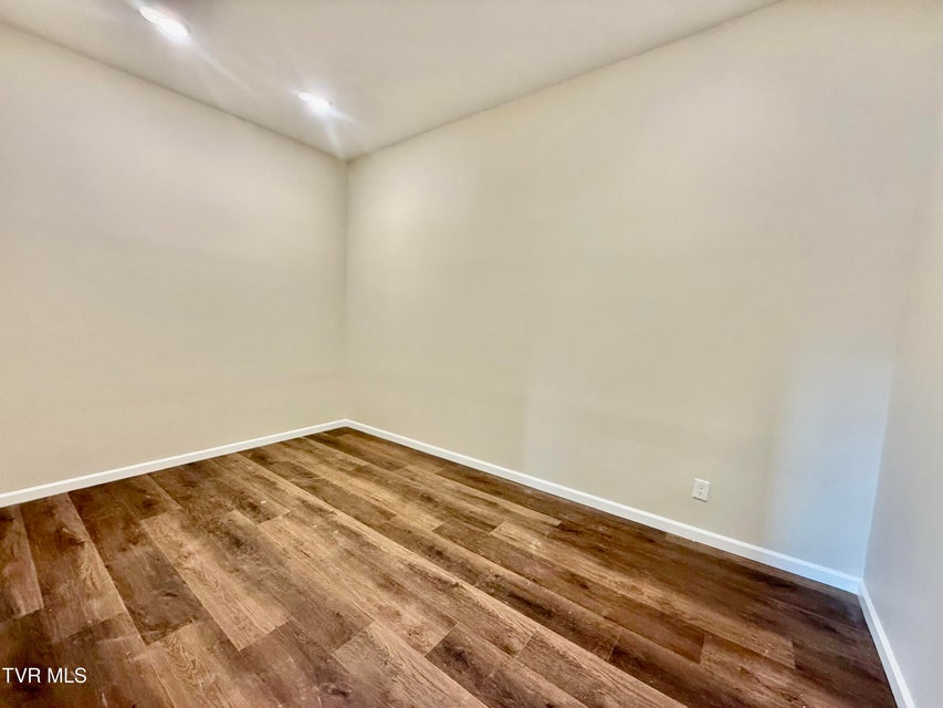 Photo #35: 2114 Powell River Rd 