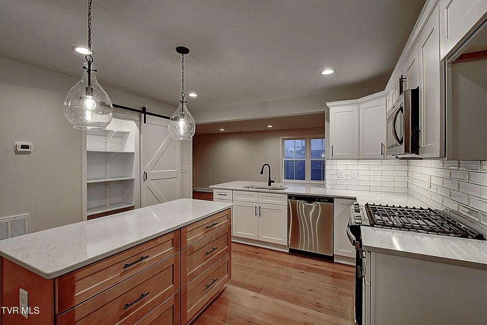 Photo #11: 224 Dry Kiln Court