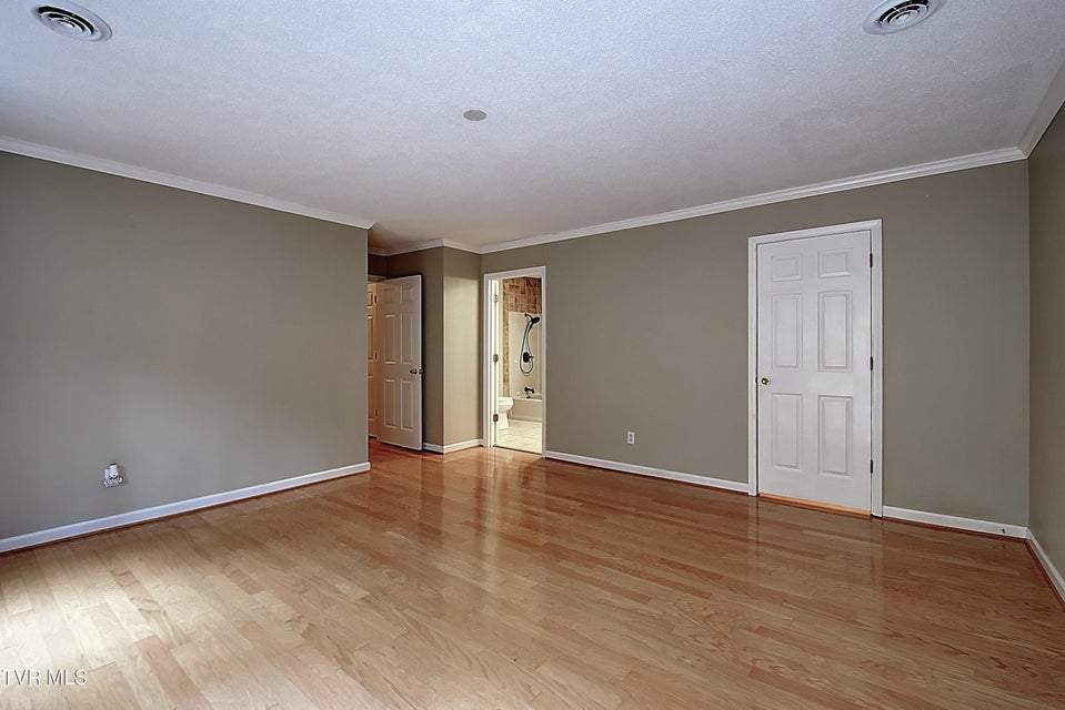 Photo #35: 1310 Suntree Road