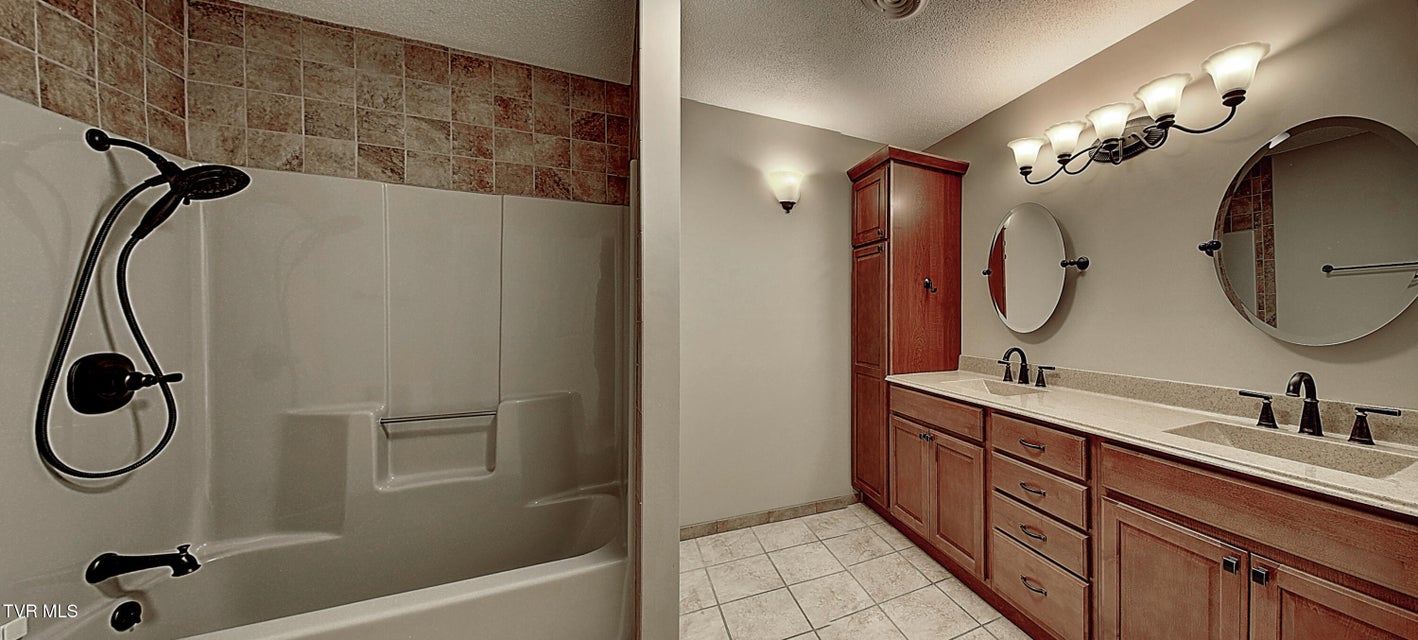 Photo #38: 1310 Suntree Road