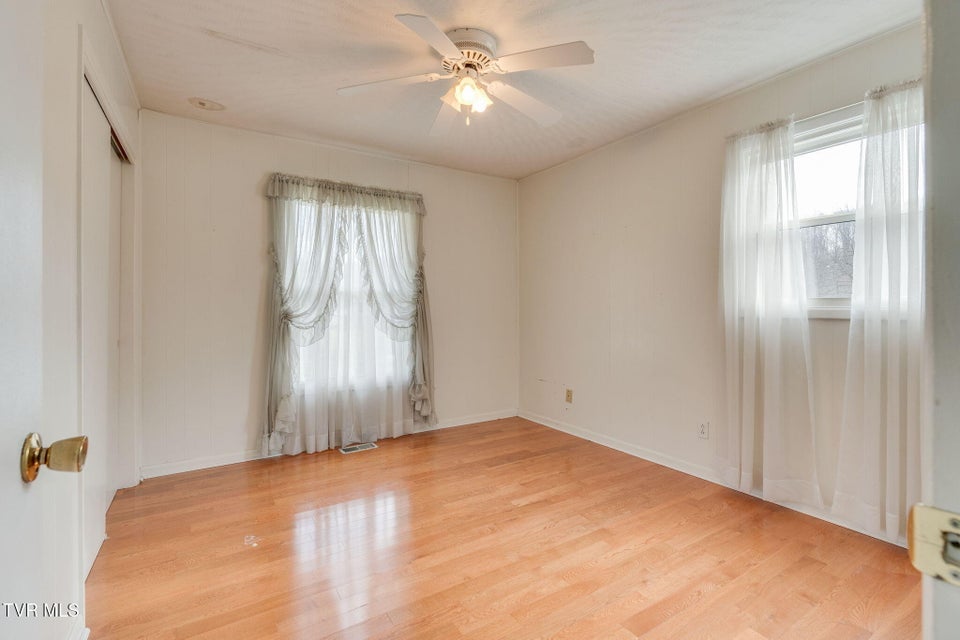 Photo #16: 1674 Gale Lane