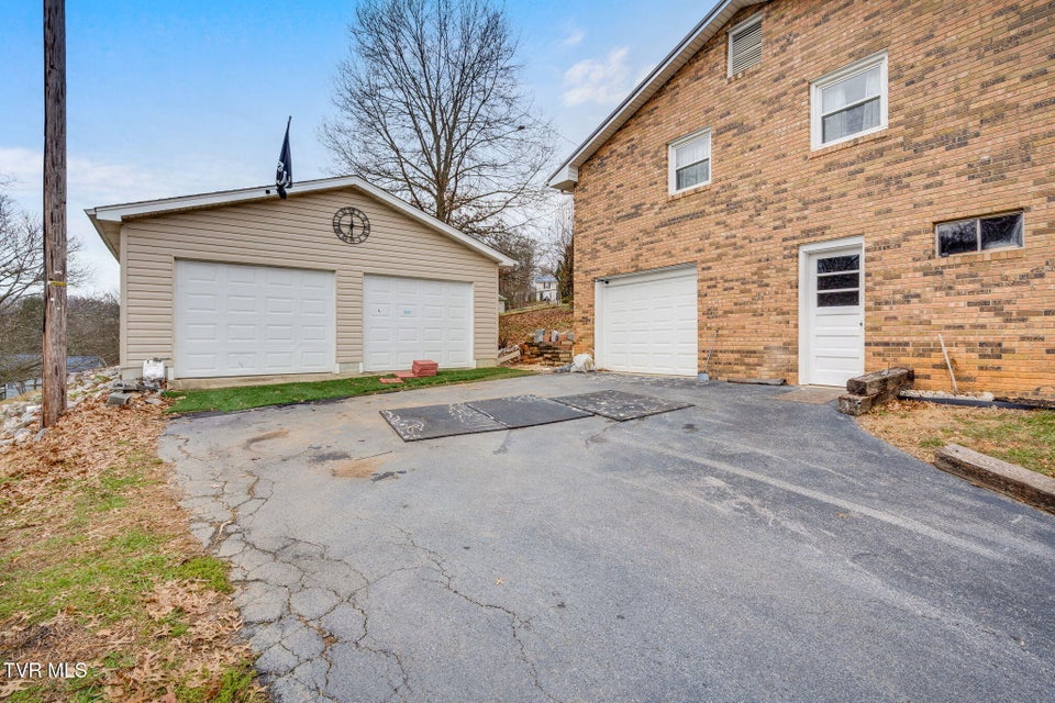 Photo #25: 1674 Gale Lane