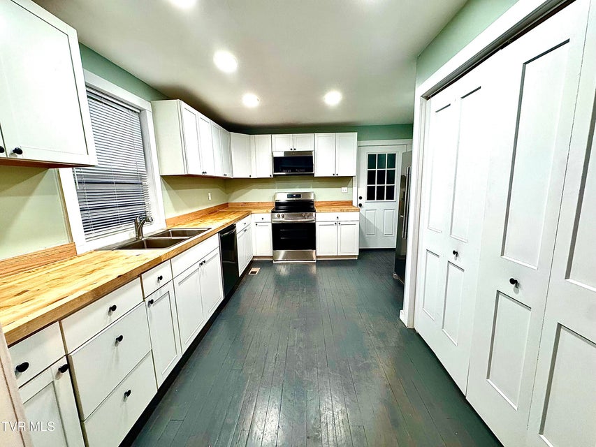 Photo #23: 1658 Echo Court