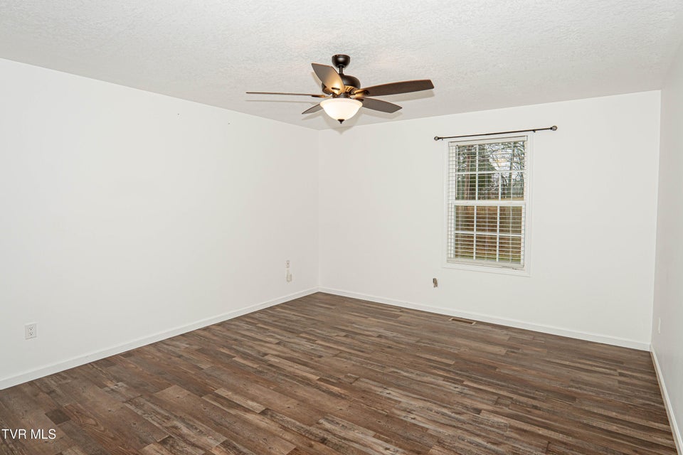 Photo #27: 6245 Snapps Ferry Road