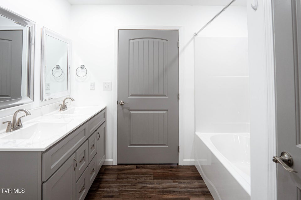 Photo #35: 6245 Snapps Ferry Road