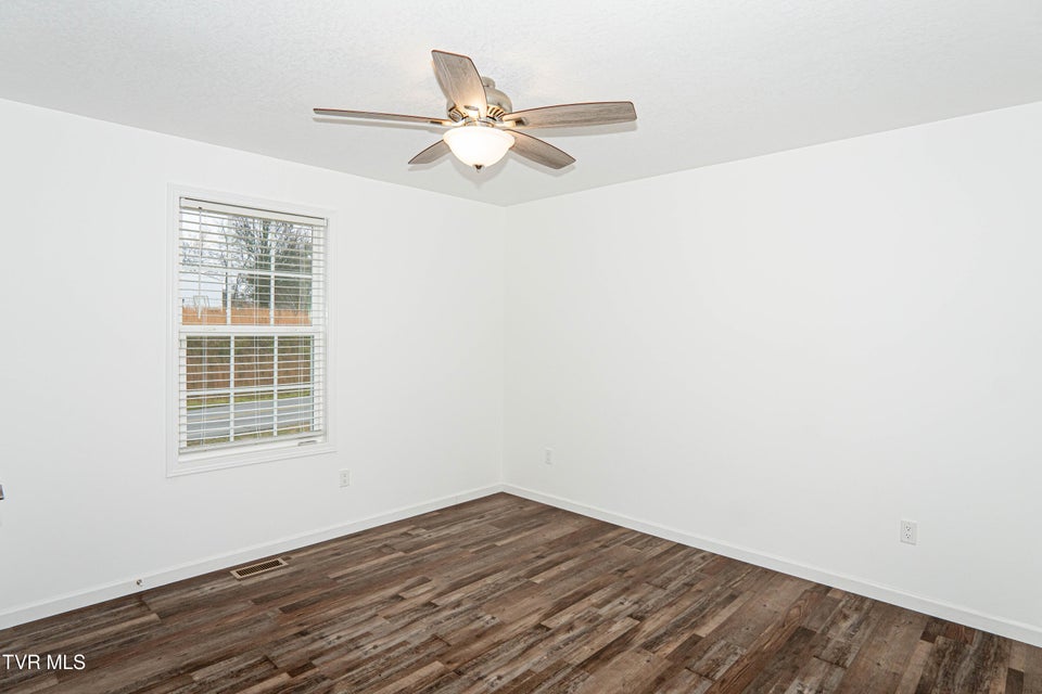 Photo #37: 6245 Snapps Ferry Road