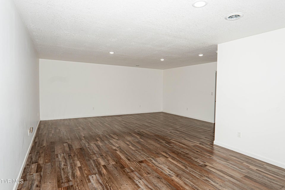 Photo #48: 6245 Snapps Ferry Road