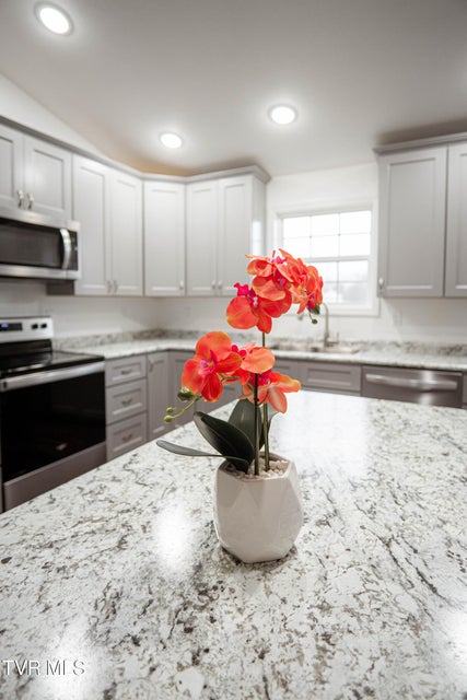 Photo #11: 6245 Snapps Ferry Road