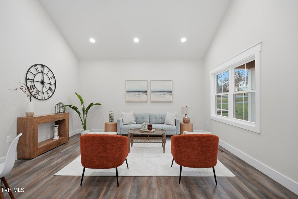 Photo #8: 2641 Anderson Street