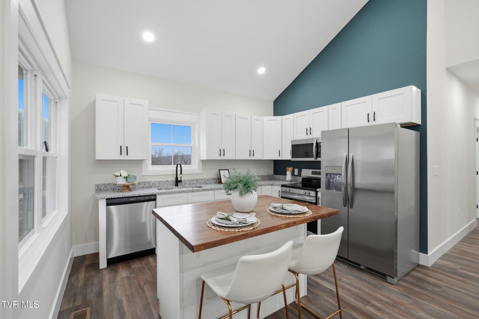 Photo #15: 2641 Anderson Street