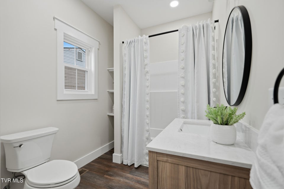 Photo #27: 2641 Anderson Street