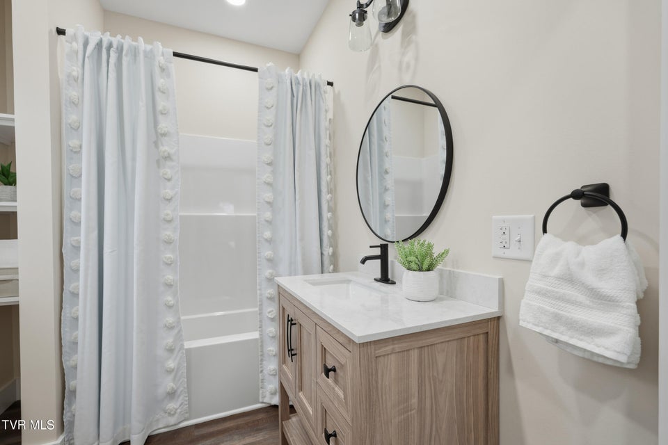 Photo #28: 2641 Anderson Street