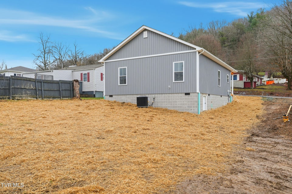 Photo #34: 2641 Anderson Street