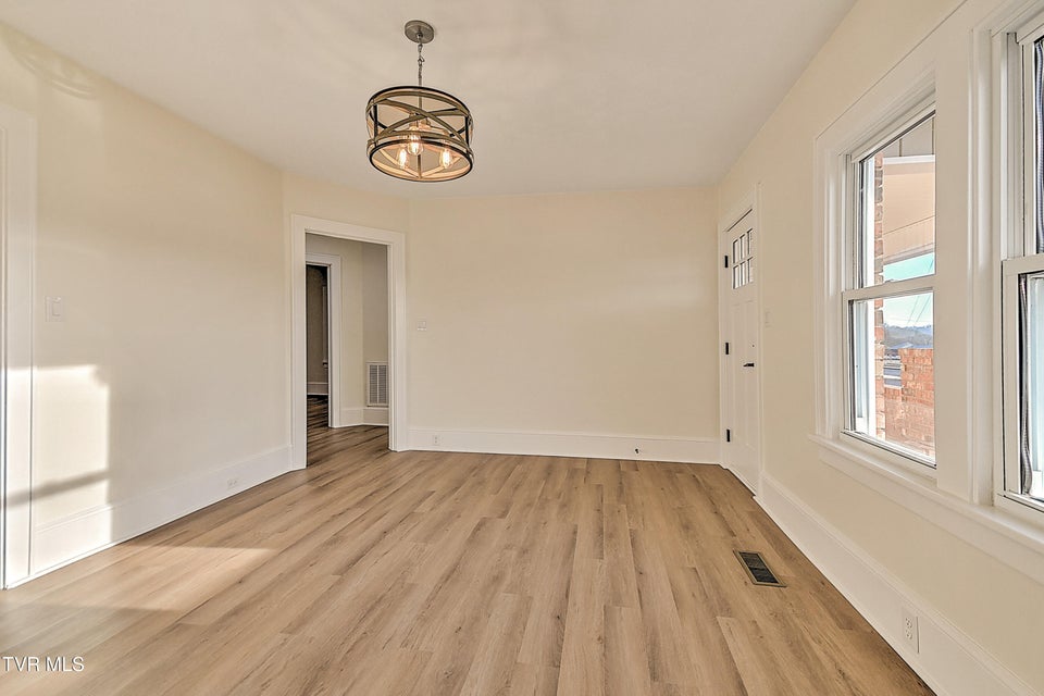 Photo #11: 4216 Maplewood Street