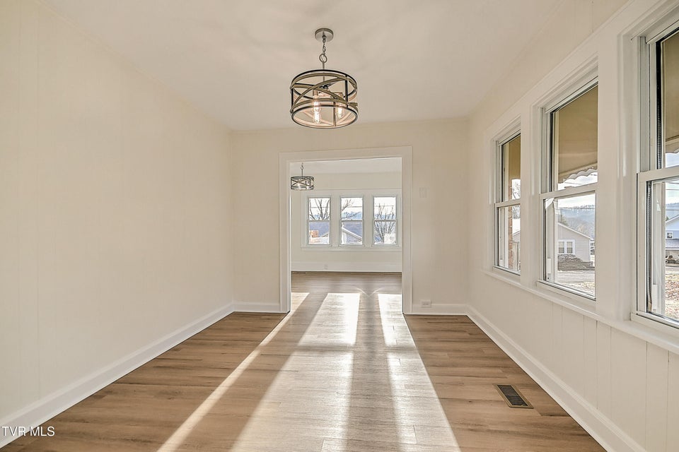 Photo #14: 4216 Maplewood Street