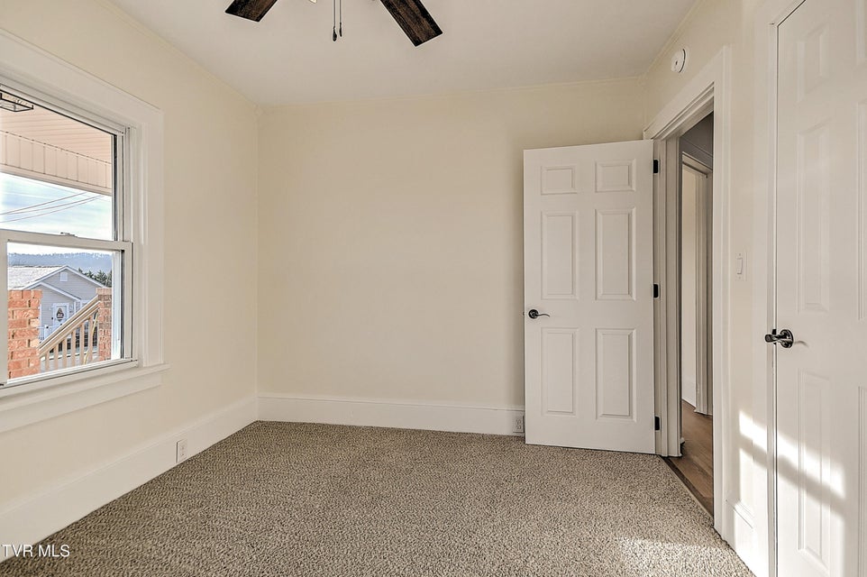 Photo #24: 4216 Maplewood Street