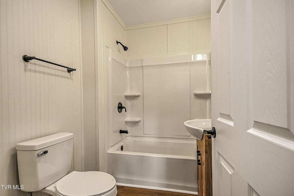 Photo #25: 4216 Maplewood Street