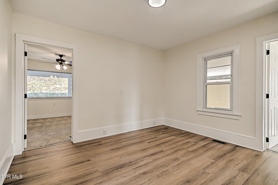 Photo #27: 4216 Maplewood Street