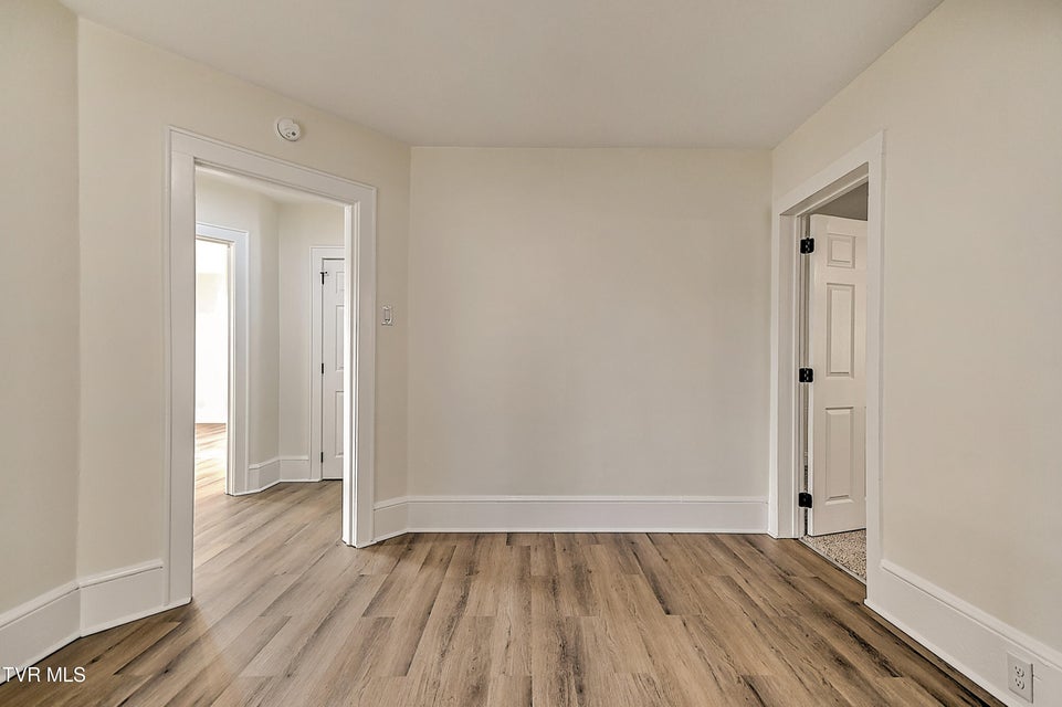 Photo #29: 4216 Maplewood Street