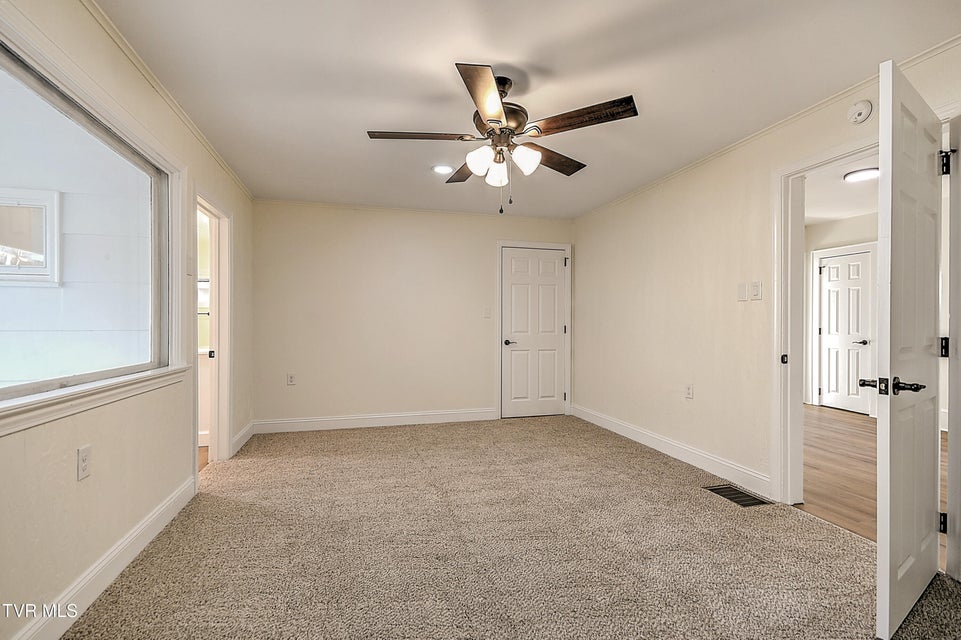 Photo #33: 4216 Maplewood Street