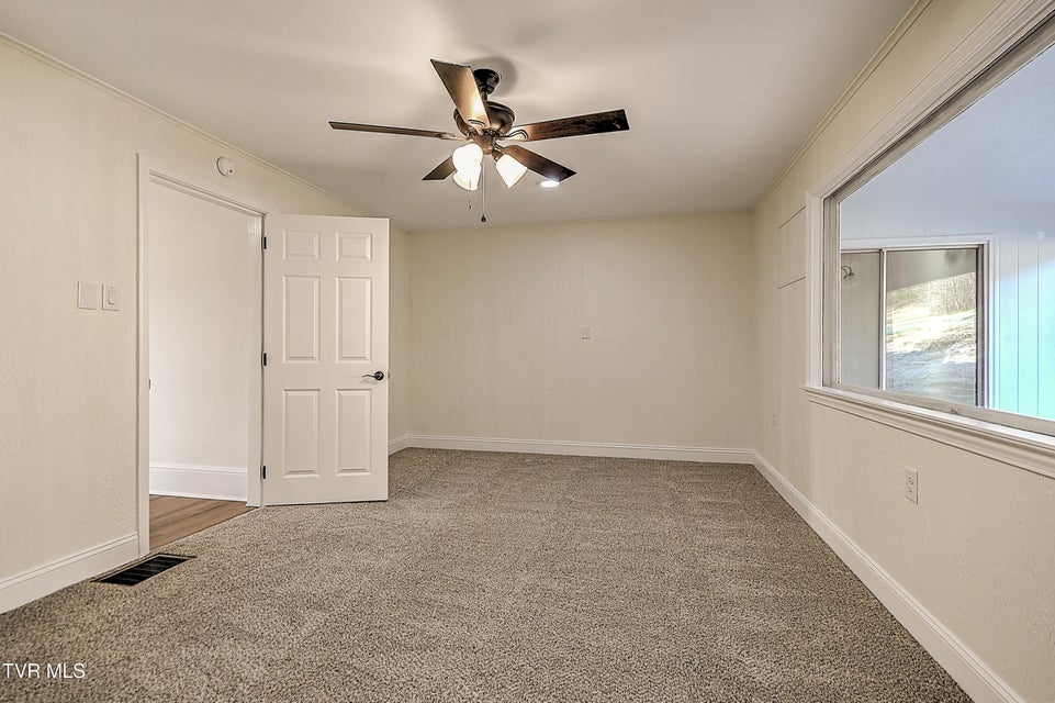 Photo #37: 4216 Maplewood Street