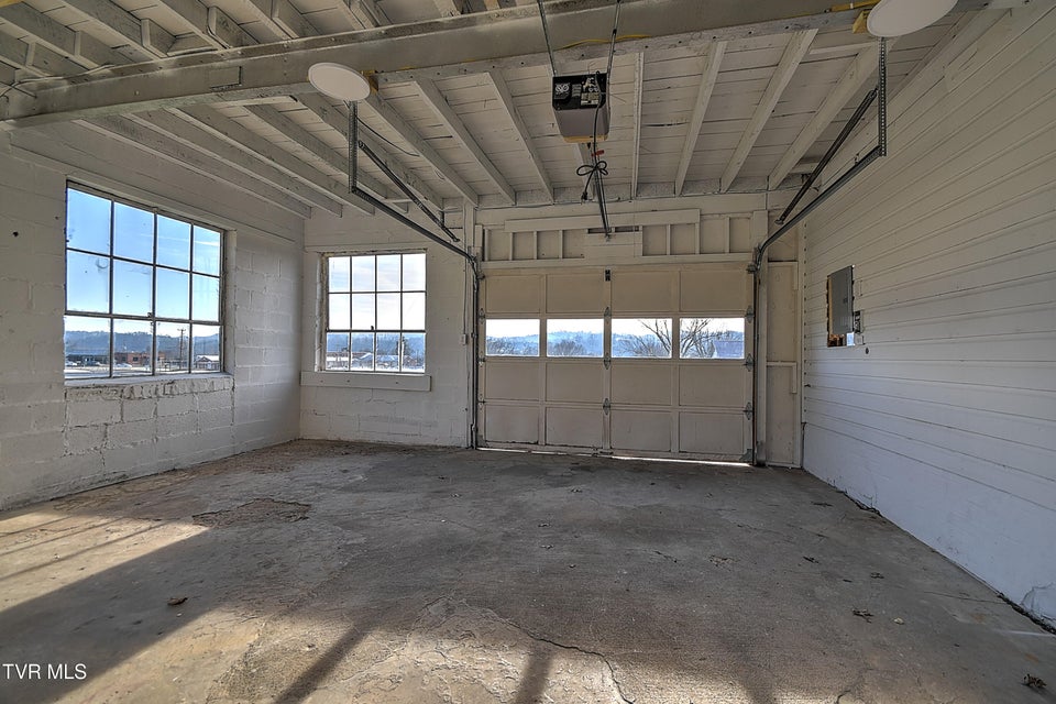 Photo #48: 4216 Maplewood Street