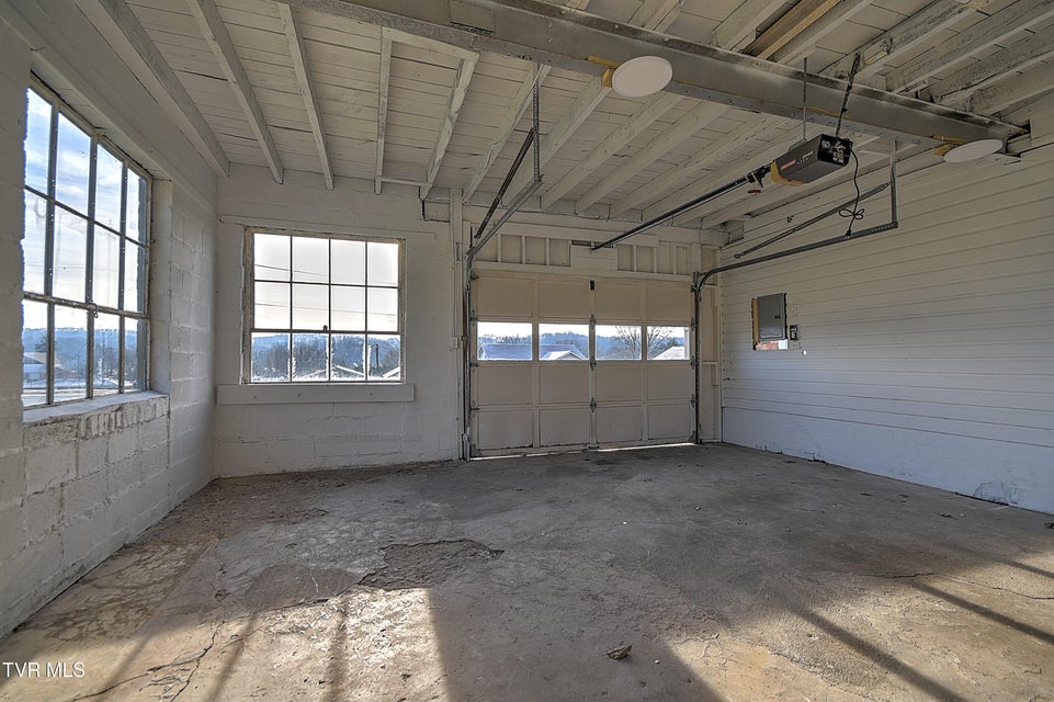 Photo #49: 4216 Maplewood Street