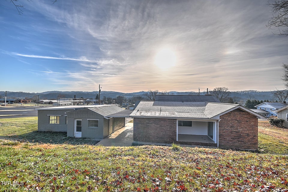 Photo #51: 4216 Maplewood Street