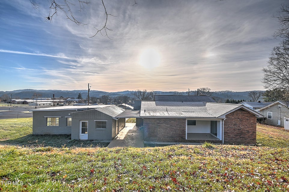 Photo #52: 4216 Maplewood Street