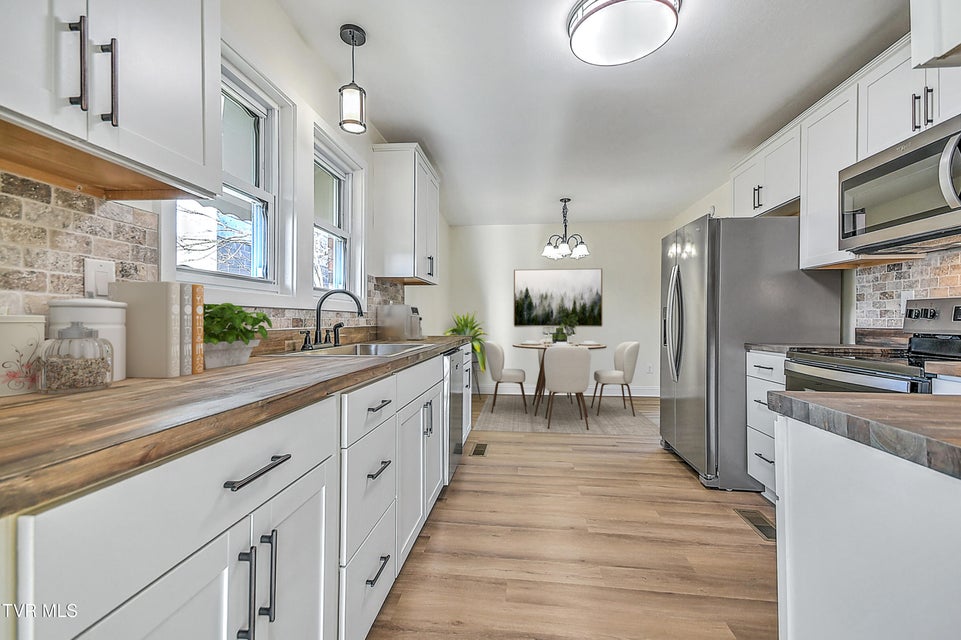 Photo #15: 4216 Maplewood Street