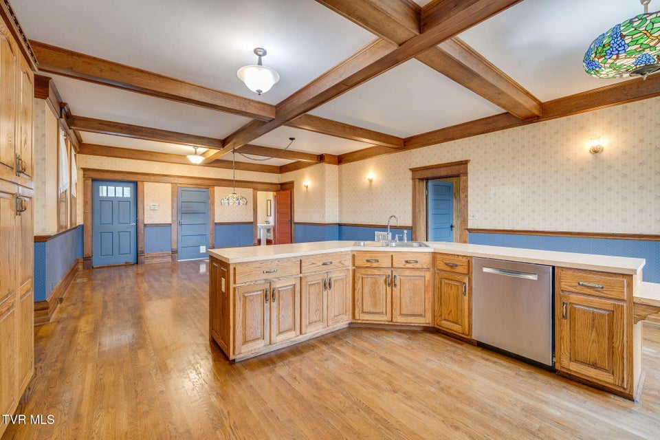 Photo #20: 322 Spruce Street