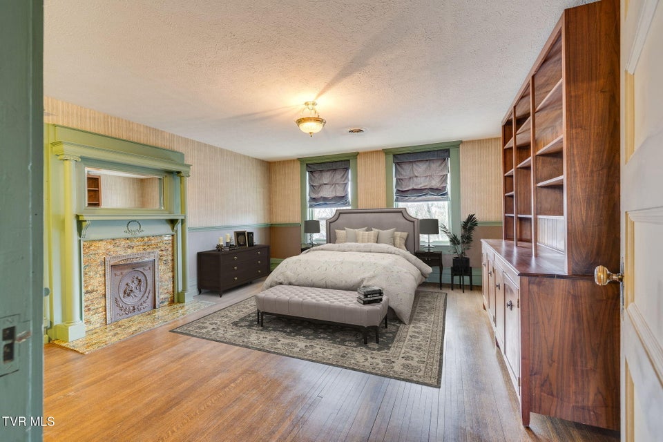 Photo #36: 322 Spruce Street