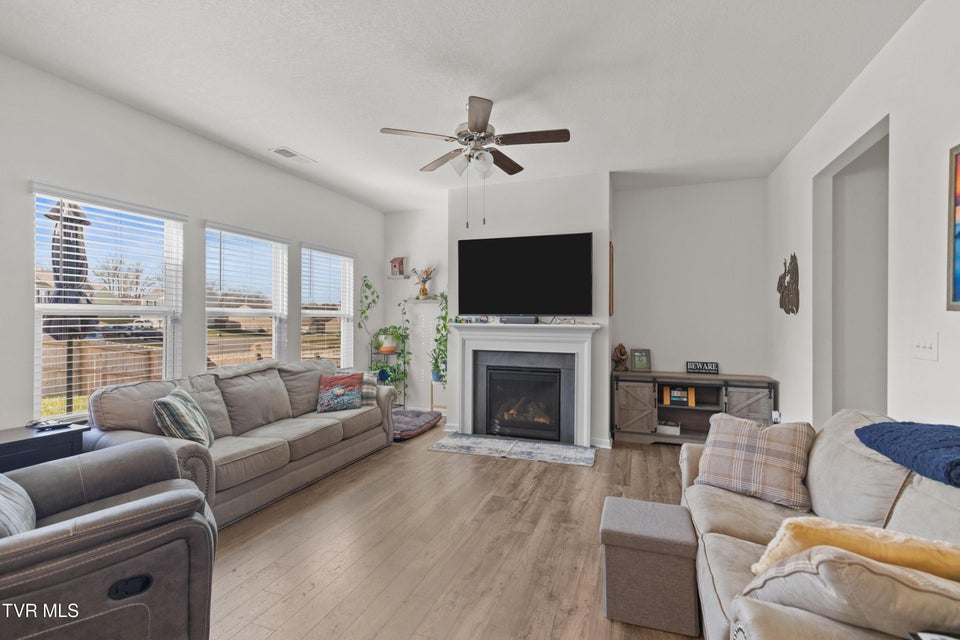 Photo #7: 573 Cliff Street