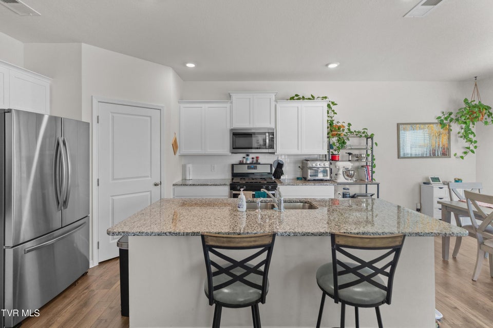 Photo #10: 573 Cliff Street