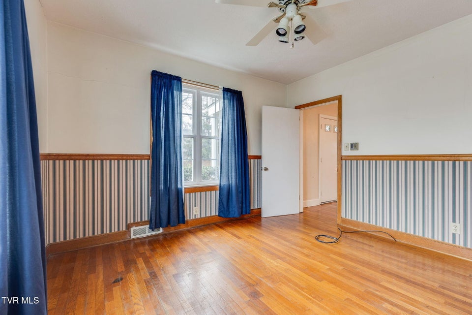 Photo #17: 805 Watauga Street