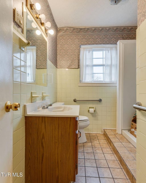 Photo #18: 805 Watauga Street