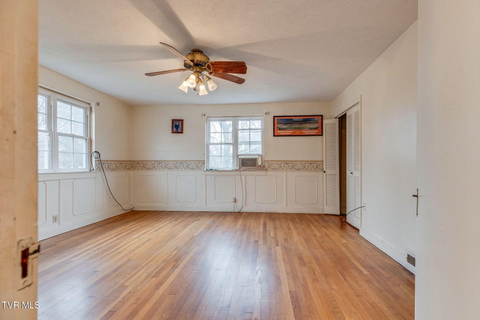 Photo #19: 805 Watauga Street