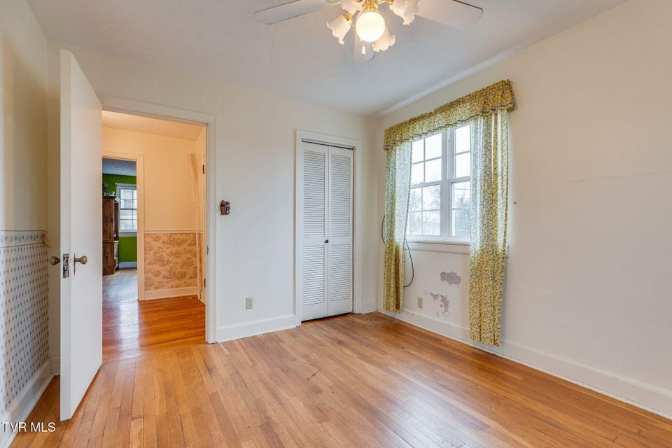 Photo #26: 805 Watauga Street