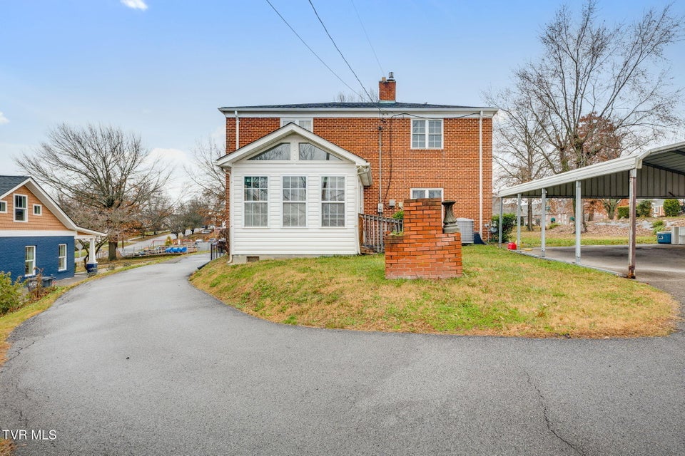 Photo #33: 805 Watauga Street