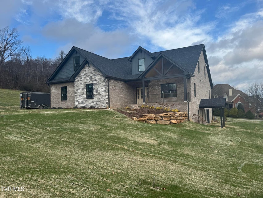 Photo #2: 3 Morning Glory Terrace