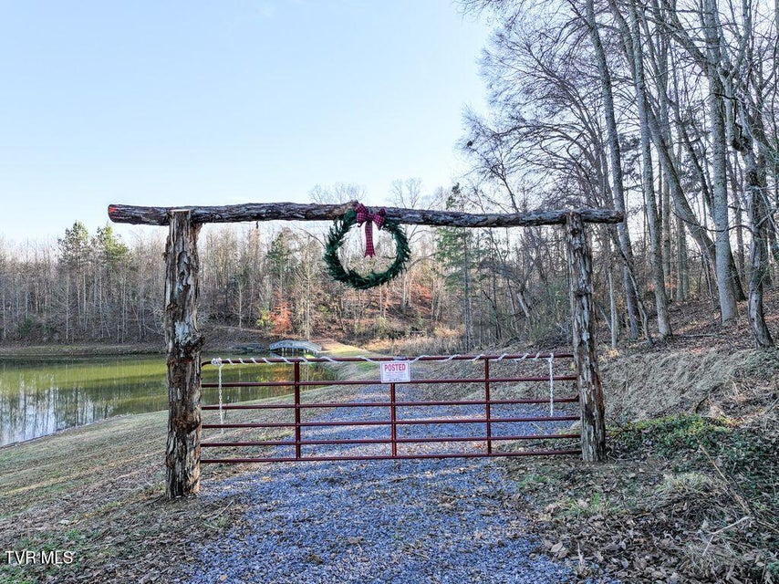 Photo #3: 148 Reynolds Avenue