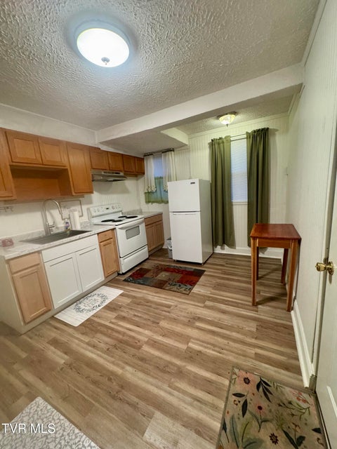 Photo #7: 353 Sewanee Avenue