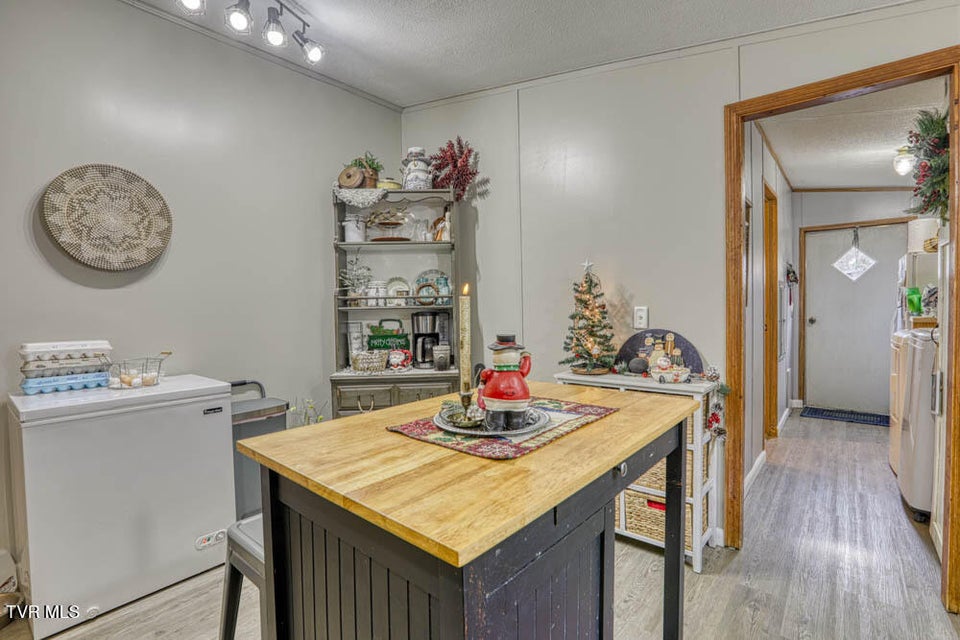 Photo #23: 276 Burem Road