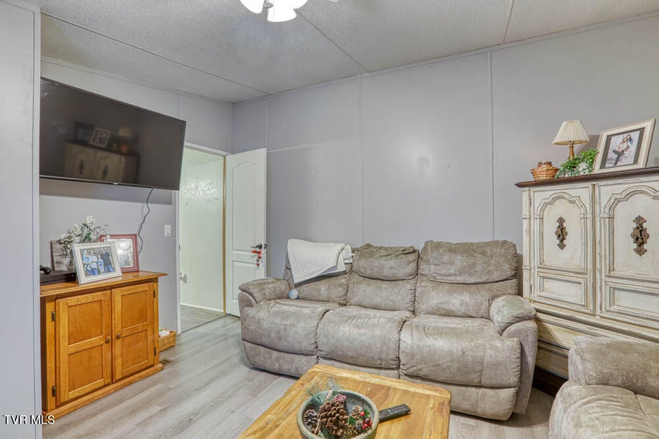 Photo #32: 276 Burem Road