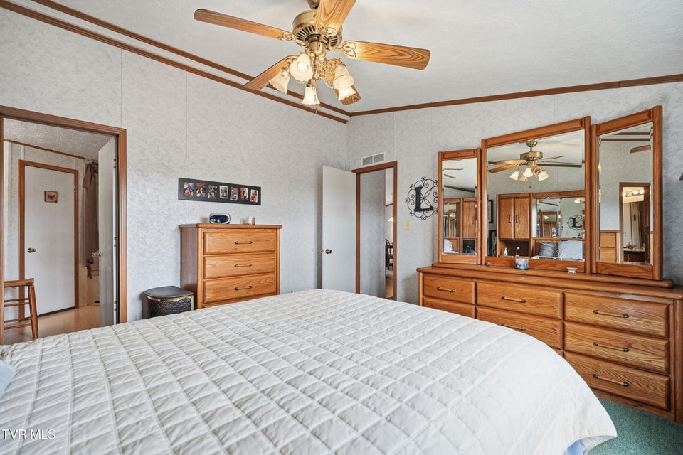 Photo #18: 490 Courthouse Drive