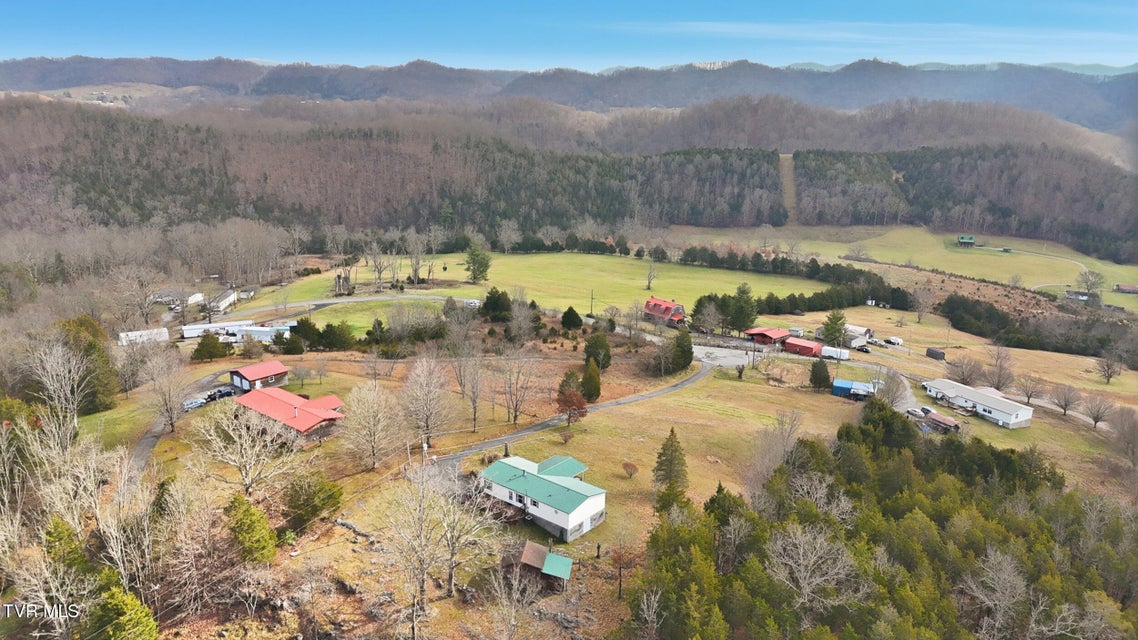 Photo #37: 490 Courthouse Drive