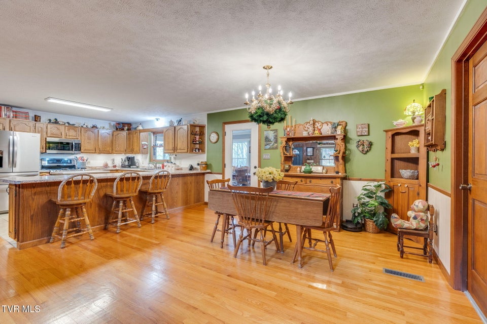 Photo #10: 1934 Old Walnut Lane