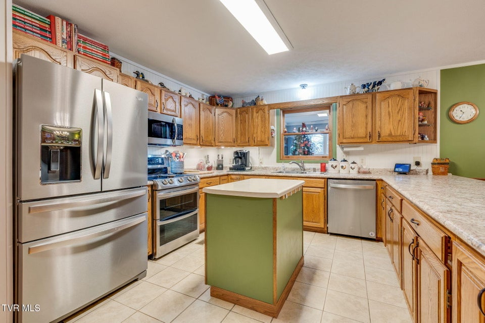 Photo #12: 1934 Old Walnut Lane