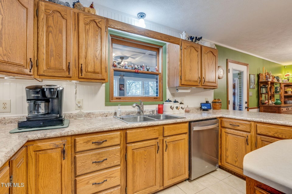 Photo #13: 1934 Old Walnut Lane