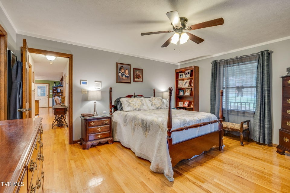 Photo #18: 1934 Old Walnut Lane